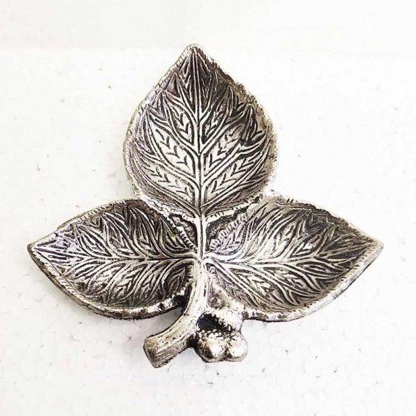 Silver Color Mouth Freshner Serving Leaf